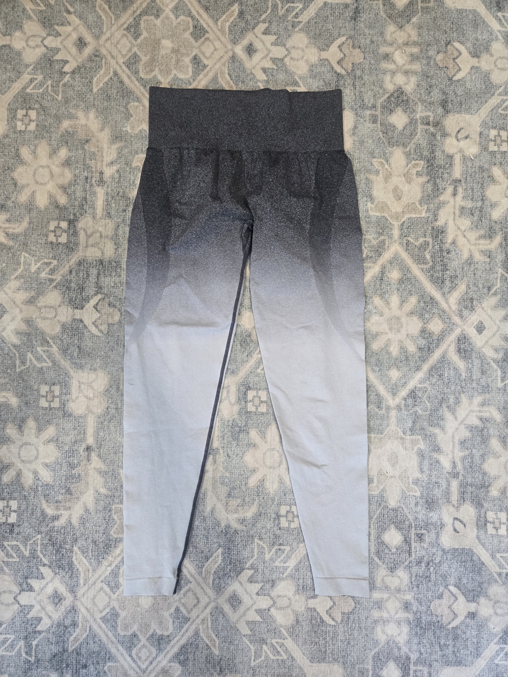 High-Waist Ombre Leggings - Gray to Charcoal